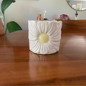 White and Yellow Daisy Ceramic Planter